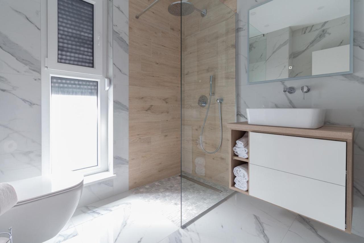 Luxury Beachfront Villa Crystal Aenona - By Ta Leut Agency ニン エクステリア 写真
