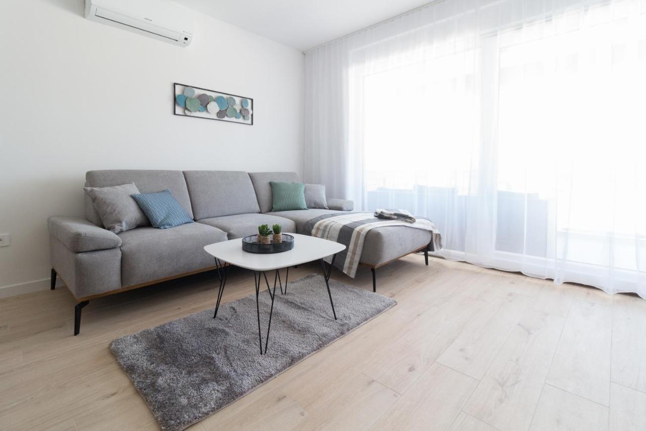 Luxury Beachfront Villa Crystal Aenona - By Ta Leut Agency ニン エクステリア 写真