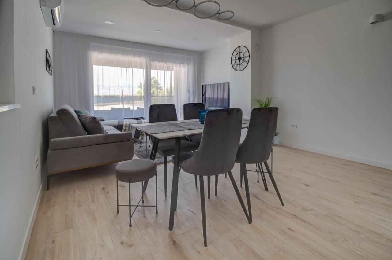 Luxury Beachfront Villa Crystal Aenona - By Ta Leut Agency ニン エクステリア 写真