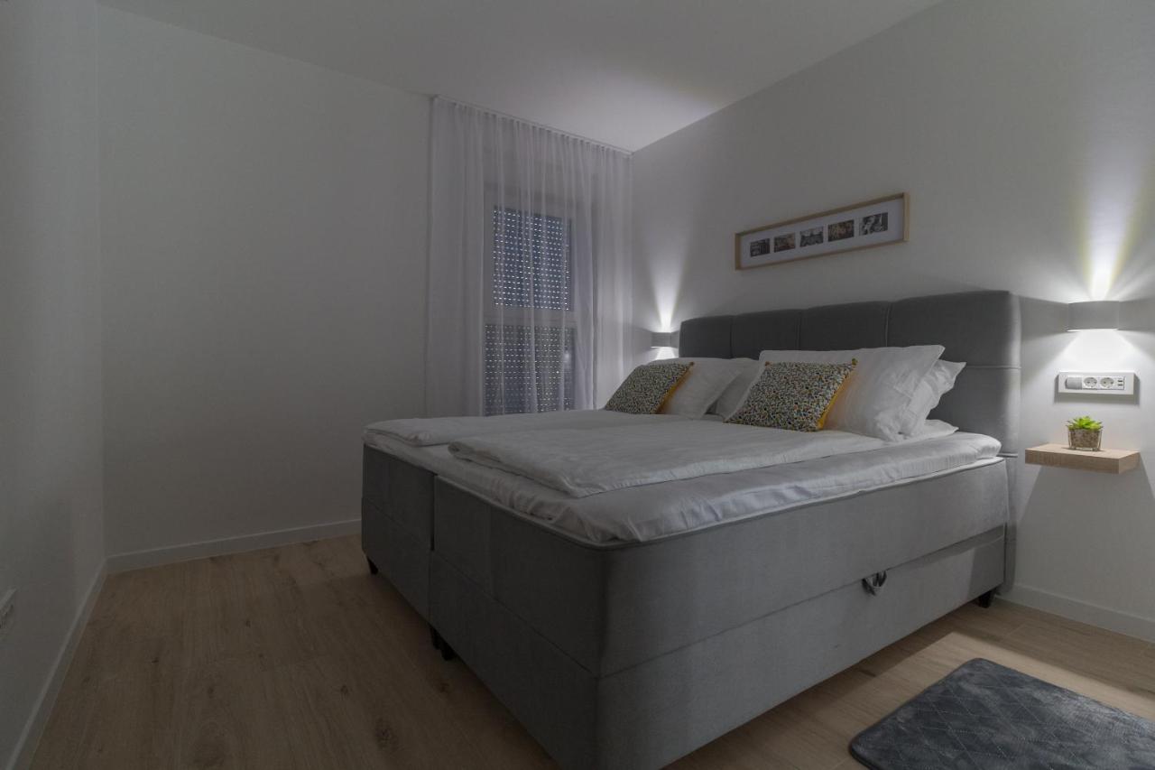 Luxury Beachfront Villa Crystal Aenona - By Ta Leut Agency ニン エクステリア 写真