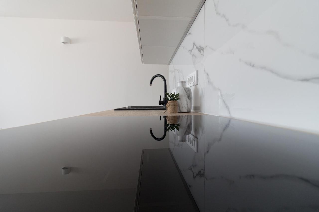 Luxury Beachfront Villa Crystal Aenona - By Ta Leut Agency ニン エクステリア 写真
