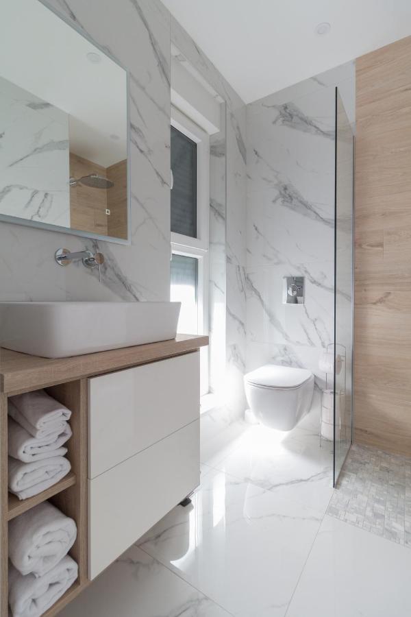 Luxury Beachfront Villa Crystal Aenona - By Ta Leut Agency ニン エクステリア 写真