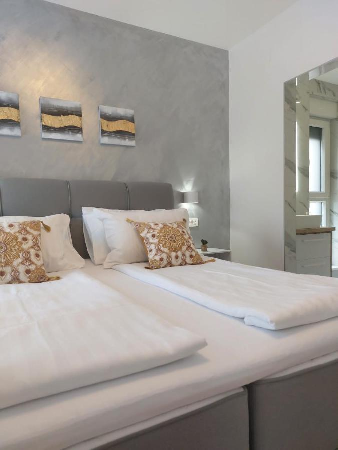 Luxury Beachfront Villa Crystal Aenona - By Ta Leut Agency ニン エクステリア 写真